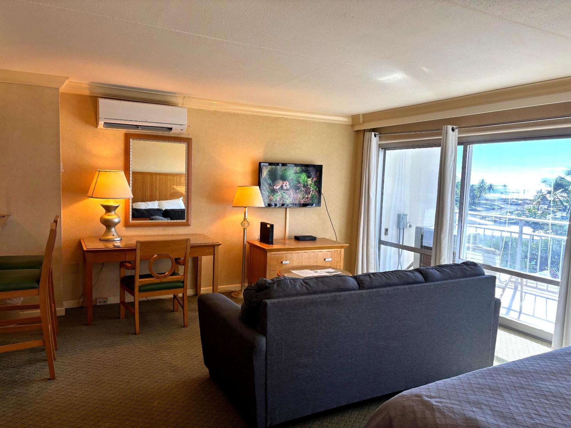 Ilikai Apt 308 - Spacious Studio With Stunning Ocean & Harbor Views Honolulu Exterior photo